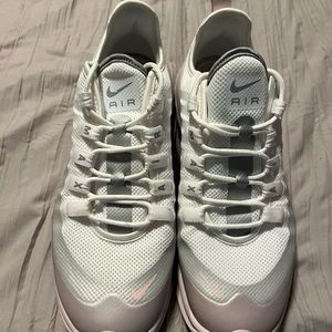 Nike Women’s Air Max Axis 8 size 8.5
